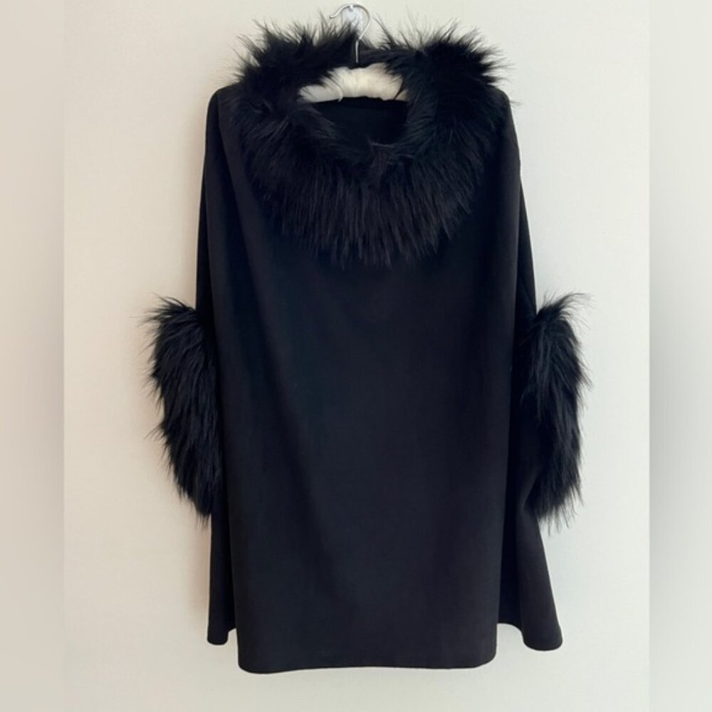Nieman Marcus Faux Fur Faux Stretch Suede Poncho Cape Elegant Occasion Chic